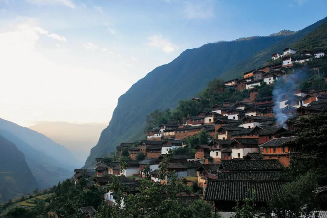 麗江石頭城，巖石上的棲居